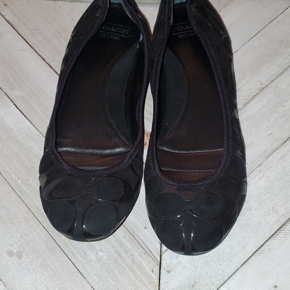 Coach Size 7 B Aria Black Leather Flats - Picture 1 of 8